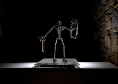 Mr. Longfingers